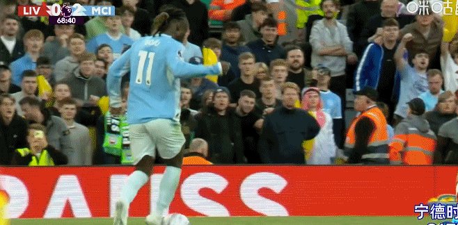 1791763678351076918.gif